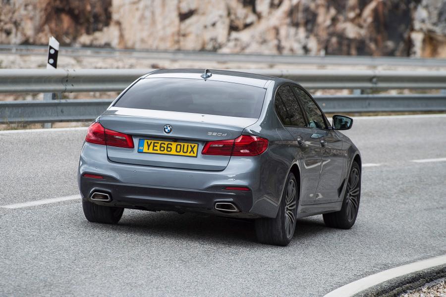  BMW 520d Sedan M Sport 2017 года  (UK) (фото 22 из 40)